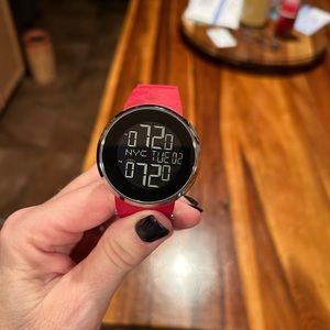 Men’s Gucci I-Gucci Luxury Digital Steel Case 114212